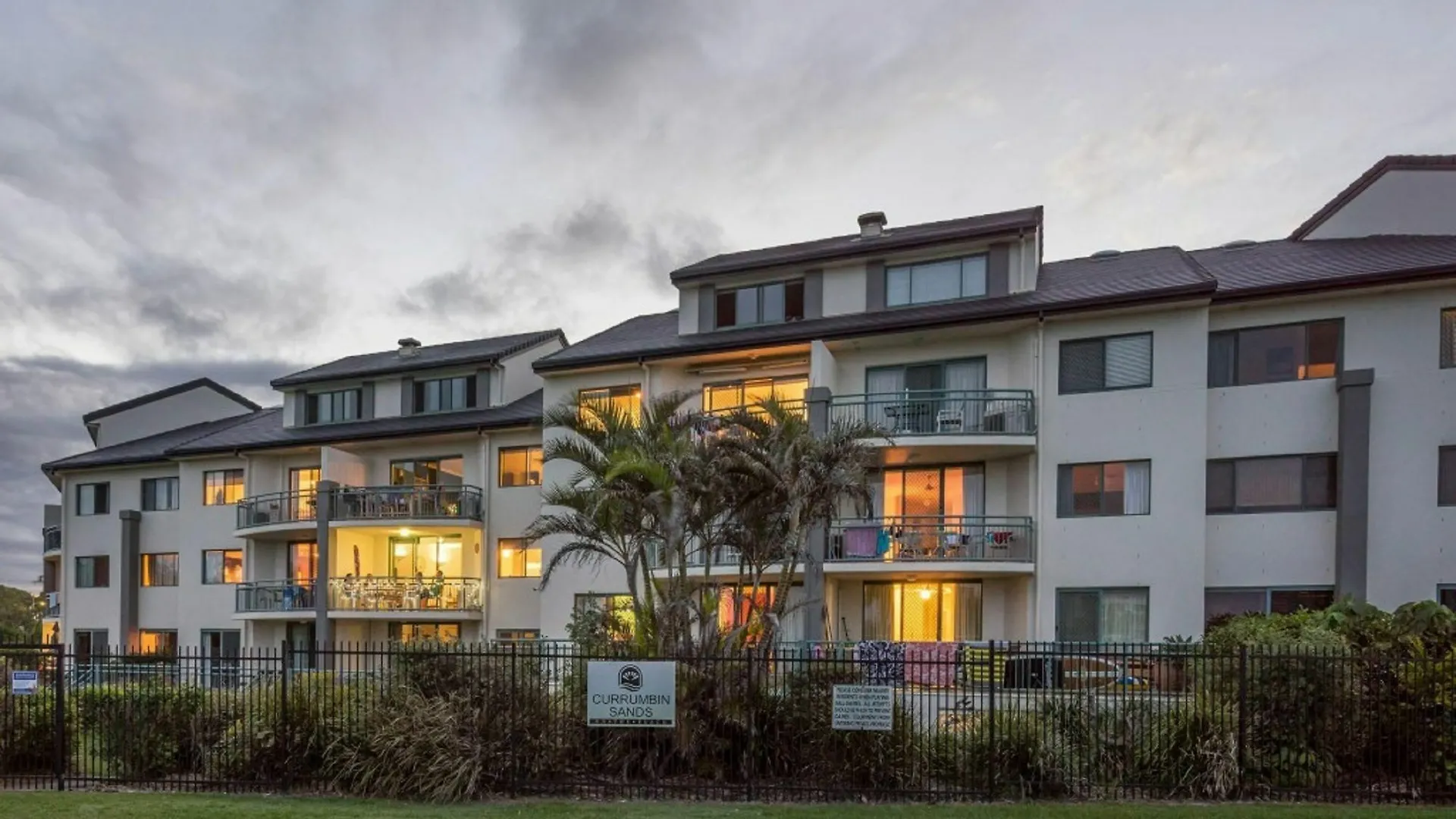 Aparthotel Currumbin Sands On The Beach Gold Coast